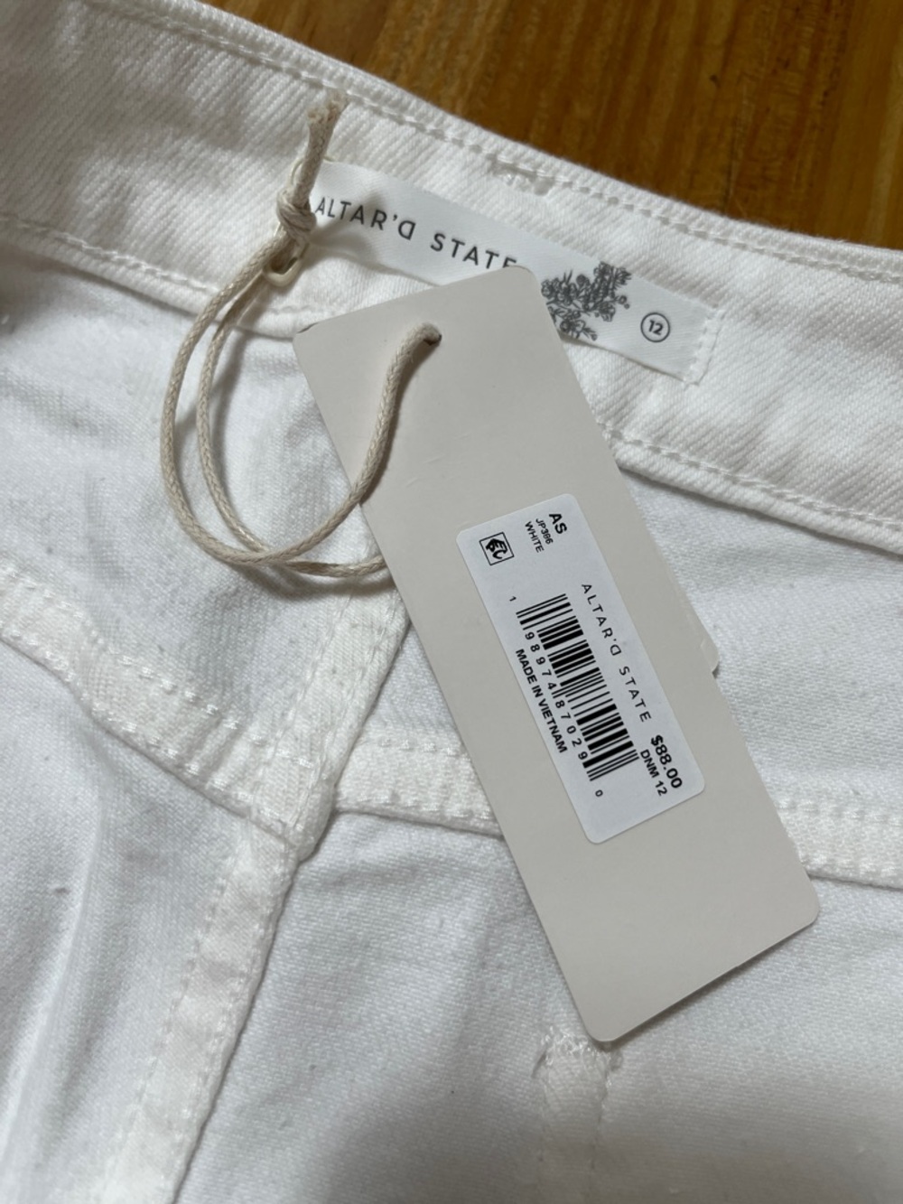 Altar'd State Women’s Size 12 White Denim Wide-Leg High-Rise Jeans - Picture 3 of 5